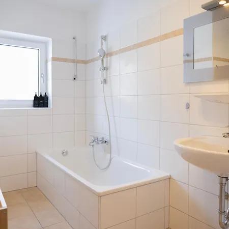 I Eschenlohe, Spacious Group Apartment, Mountain View