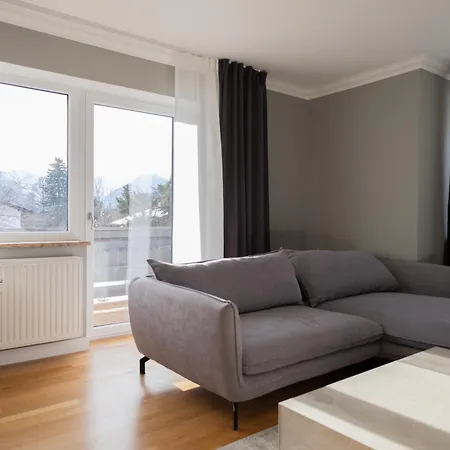 Appartement I Eschenlohe, Spacious Group Apartment, Mountain View *