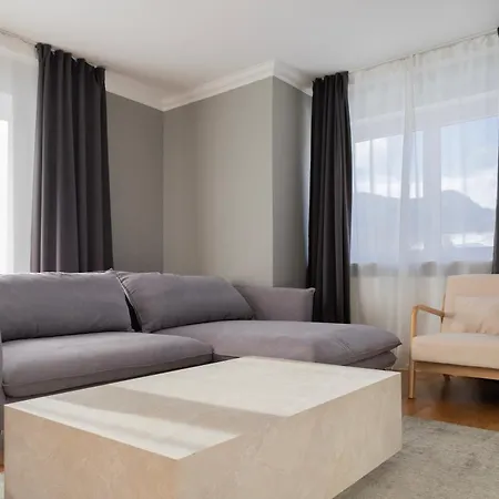 Appartement I Eschenlohe, Spacious Group Apartment, Mountain View