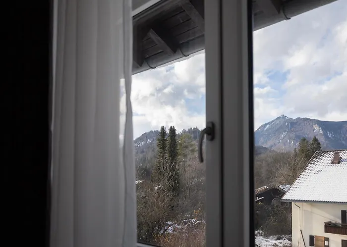 Apartamento I Eschenlohe, Spacious Group Apartment, Mountain View *