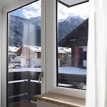 I Eschenlohe, Spacious Group Apartment, Mountain View Apartman Eschenlohe